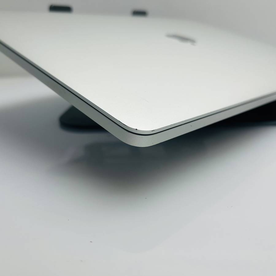 Apple MacBook Pro 16-Inch Core i7 2.6GHz (TouchBar/2019) 16GB RAM 512GB SSD Silver (Conditi...