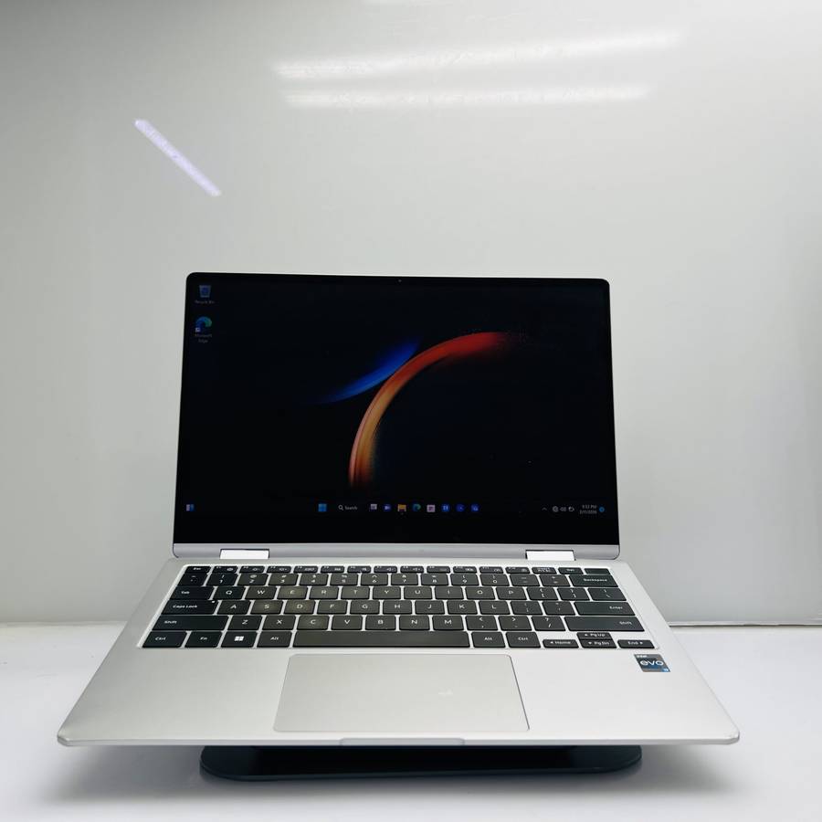 Samsung Galaxy Book 3 13th Gen Core i5 1.30GHz 16GB RAM 512GB SSD Silver (Condition: Good)