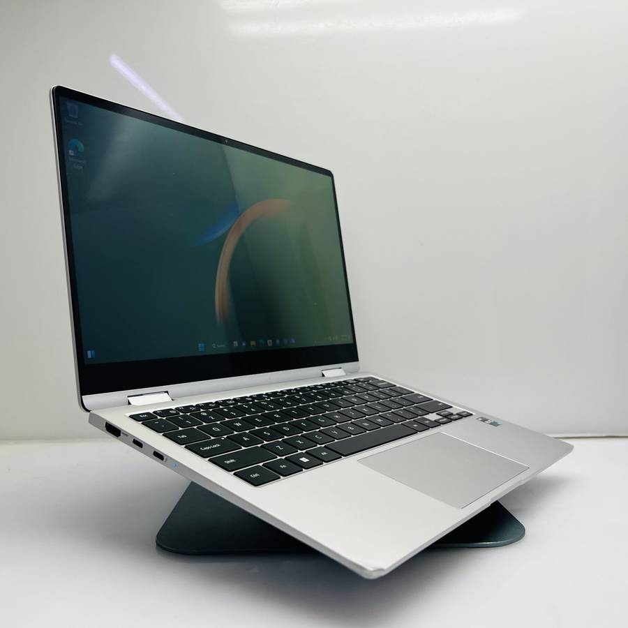 Samsung Galaxy Book 3 13th Gen Core i5 1.30GHz 16GB RAM 512GB SSD Silver (Condition: Good)