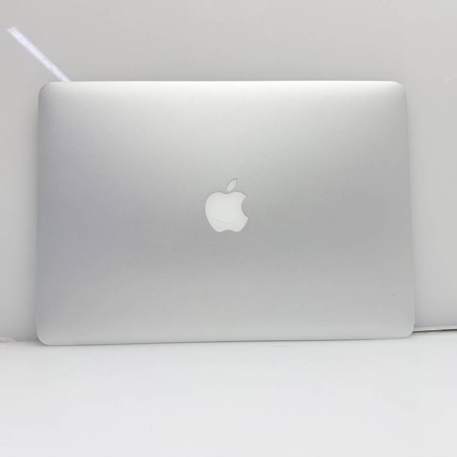 Apple Macbook Air 13-inch Core i5 1.8GHz (2017) 8GB RAM 128GB SSD Silver (Condition: Fair)