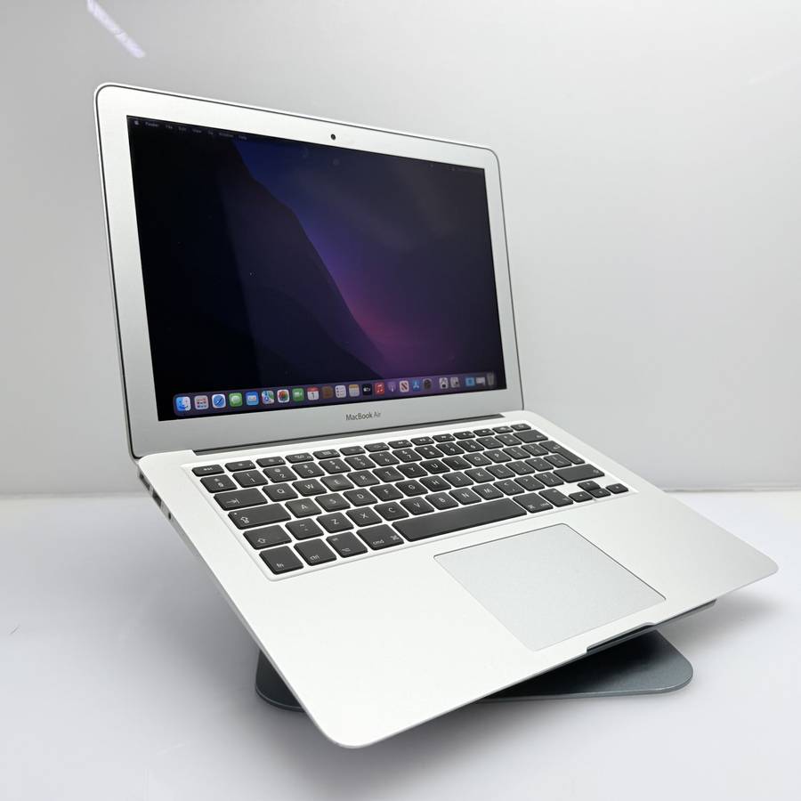 Apple Macbook Air 13-inch Core i5 1.8GHz (2017) 8GB RAM 128GB SSD Silver (Condition: Fair)