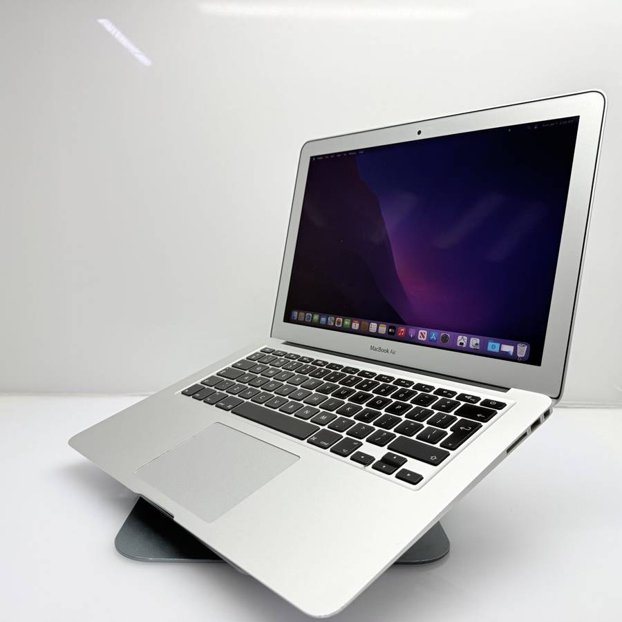 Apple Macbook Air 13-inch Core i5 1.8GHz (2017) 8GB RAM 128GB SSD Silver (Condition: Fair)