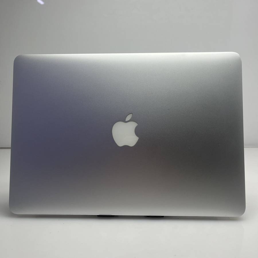 Apple MacBook Air 13-Inch "Core i5" 1,6GHz (2017) 8GB RAM 128GB SSD Silver (Condition: Good)