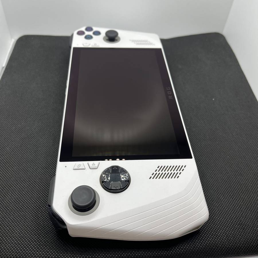 Asus ROG Ally AMD Ryzen Z1 Extreme 16GB RAM 512GB SSD White (Condition: Good)