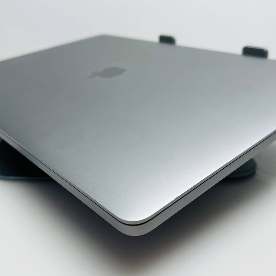 Apple MacBook Pro 16-Inch Core i7 2.6 GHz (TouchBar, 2019) 16GB RAM 512GB SSD Space Gray (C...