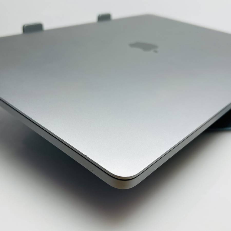 Apple MacBook Pro 16-Inch Core i7 2.6 GHz (TouchBar, 2019) 16GB RAM 512GB SSD Space Gray (C...