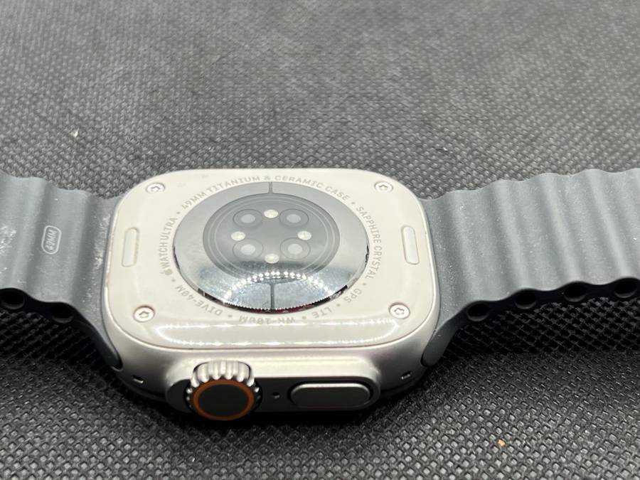 Apple Watch Ultra 49mm LTE Natural Titanium With Black Ocean Band (Condition: Good)