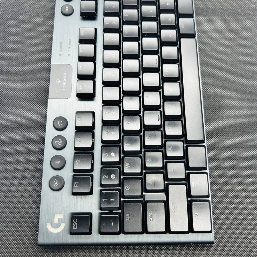COMBO DEAL: Logitech G915 TKL LIGHTSPEED Wireless RGB Mechanical Keyboard Carbon + SteelSeries Ae...