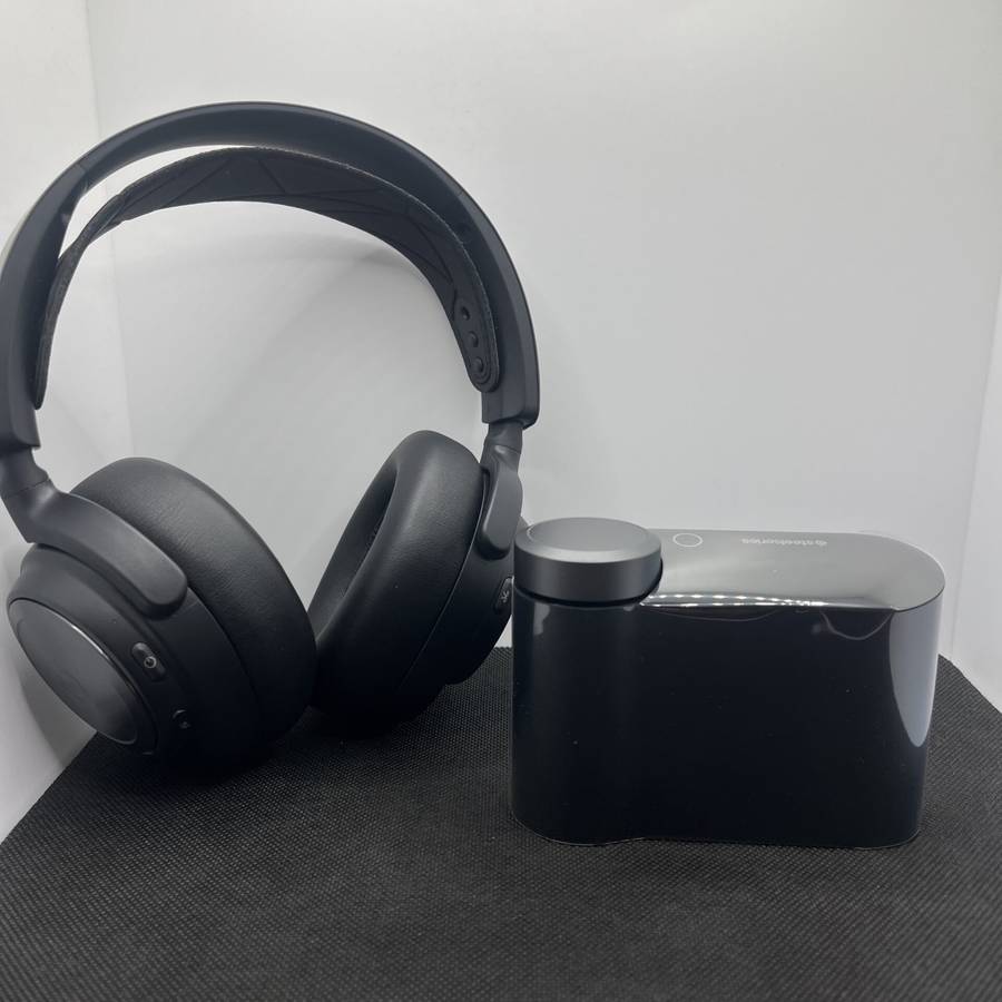 SteelSeries Arctis Nova Pro Wireless Gaming Headset Black (Condition: Pristine)