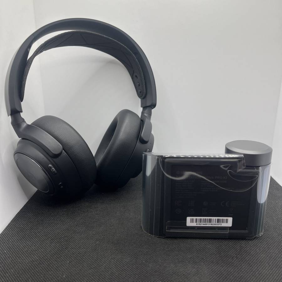 SteelSeries Arctis Nova Pro Wireless Gaming Headset Black (Condition: Pristine)