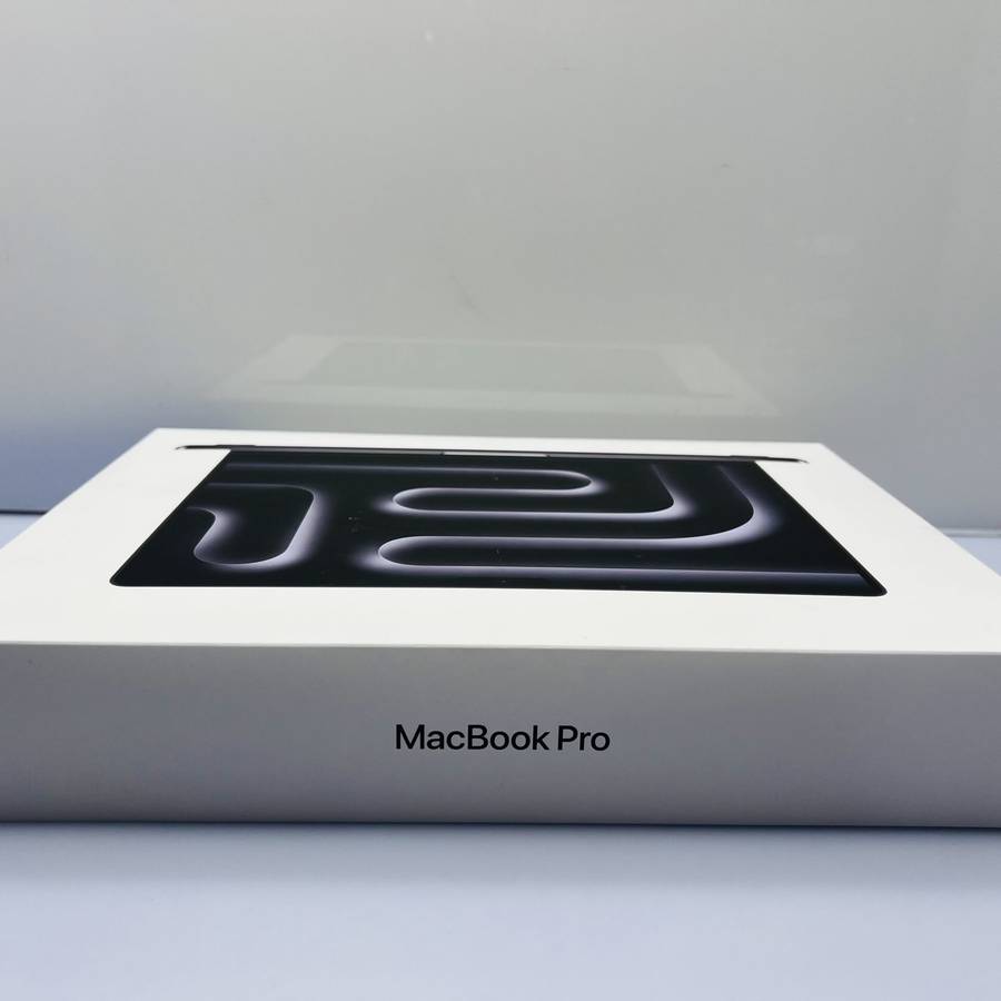 Apple MacBook Pro 14-inch "M5 Pro" 15 CPU/16 GPU 24GB RAM 1TB SSD Space Black (Condition: Brand New)