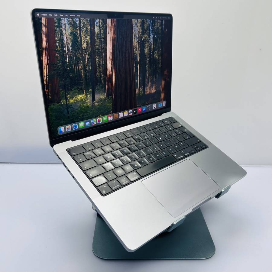Apple MacBook Pro 14-inch "M3" 8 CPU/10 GPU (2023) 8GB RAM 512GB SSD Space Gray (Condition: Good)
