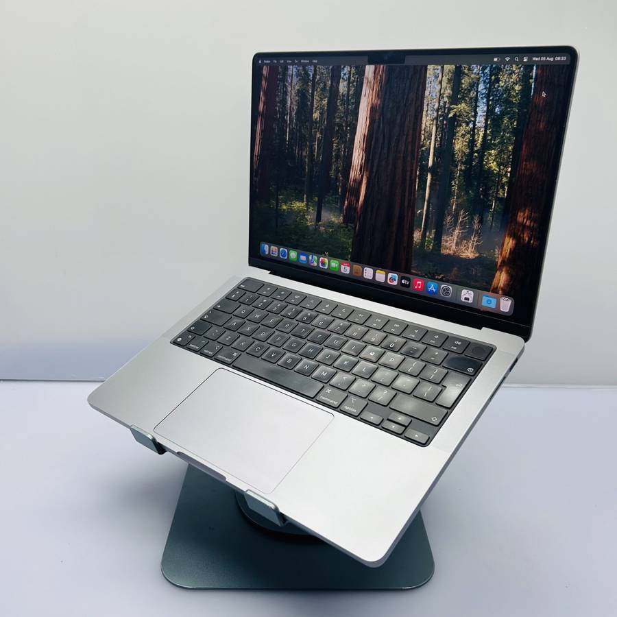 Apple MacBook Pro 14-inch "M3" 8 CPU/10 GPU (2023) 8GB RAM 512GB SSD Space Gray (Condition: Good)