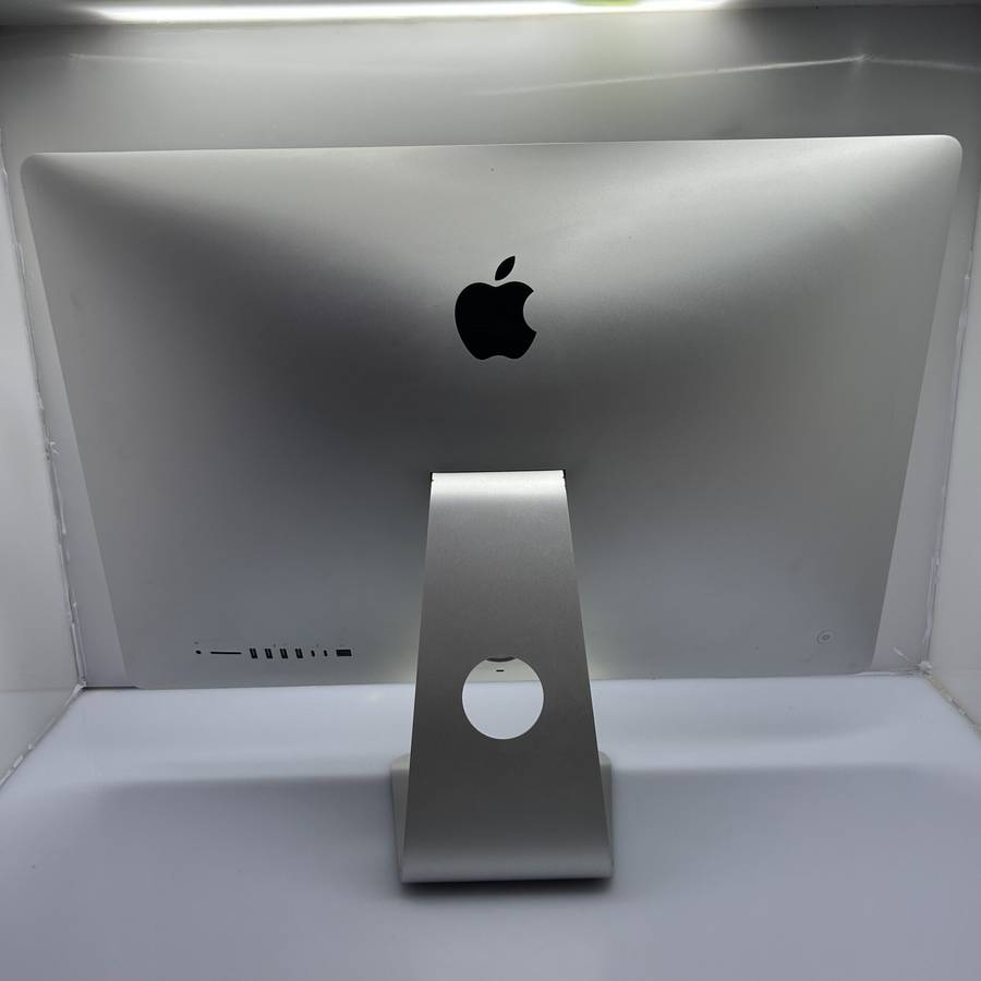 Apple iMac 27-Inch "Core i5" (5K, 2020) 3.3GHz 8GB RAM 512GB SSD Silver + Magic Keyboard + Magic ...