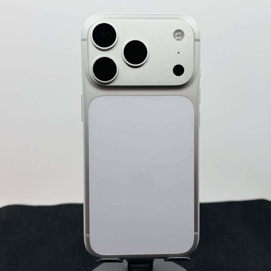 Apple iPhone 17 Pro 256GB Silver (Condition: Excellent)