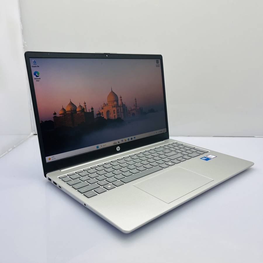 HP 15-fd0148ni "Core 5 120U" 1.40GHz 24GB RAM 512GB SSD Natural Silver (Condition: Good)