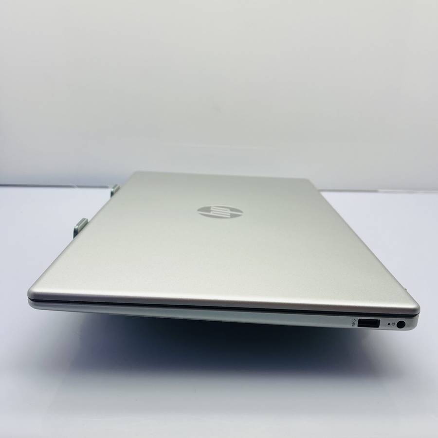 HP 15-fd0148ni "Core 5 120U" 1.40GHz 24GB RAM 512GB SSD Natural Silver (Condition: Good)