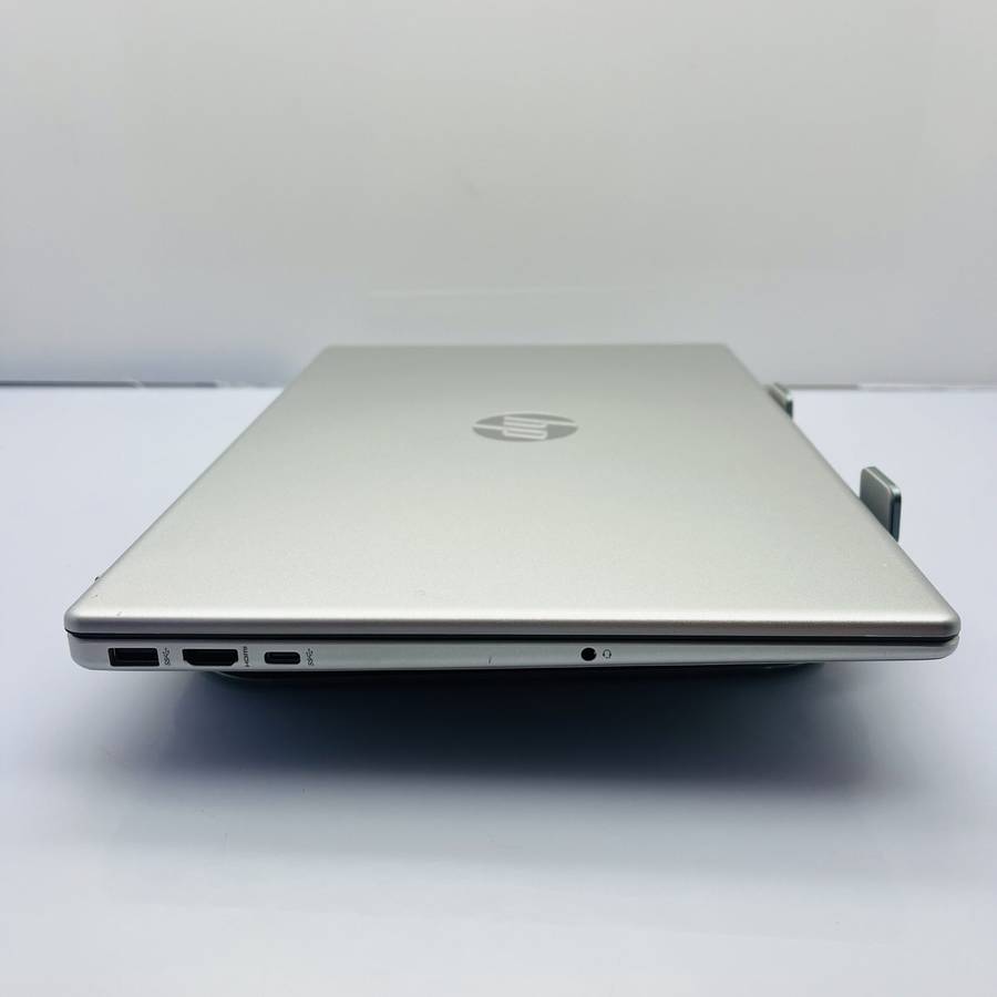HP 15-fd0148ni "Core 5 120U" 1.40GHz 24GB RAM 512GB SSD Natural Silver (Condition: Good)