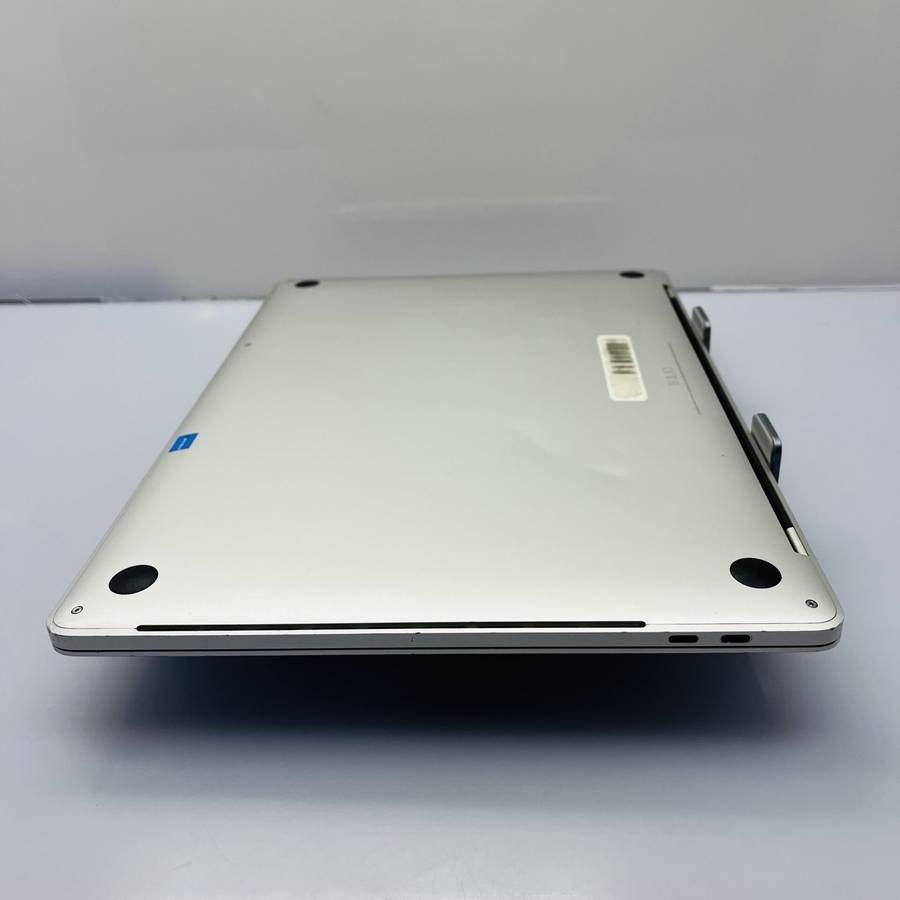 Apple MacBook Pro 15-inch "Core i9" 2.6GHz (Touch bar/2018) 16GB RAM 512GB SSD Silver (Condition:...