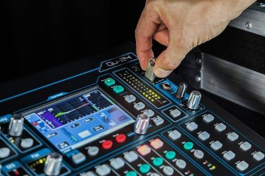 Allen & Heath QU-32C
