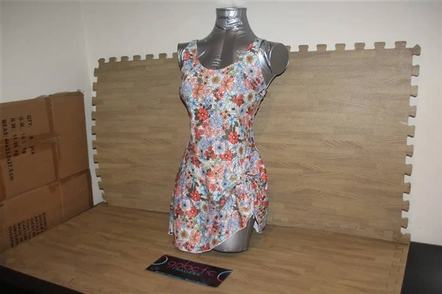 Flower patterned polyester swimming costume, size Large