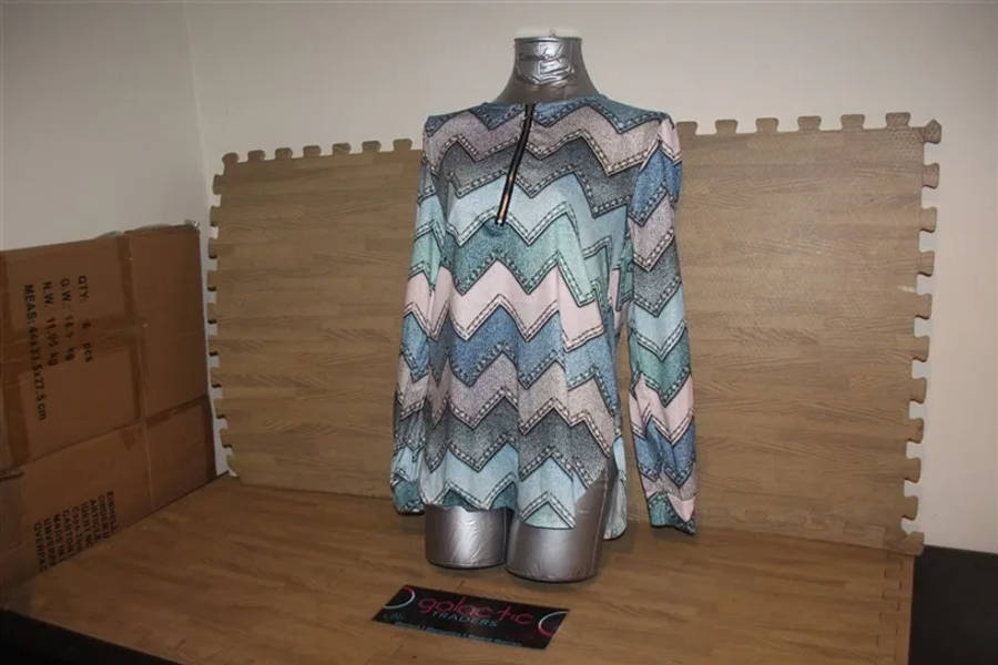 Long Sleeve Shirt with Pattern and Zip, size small