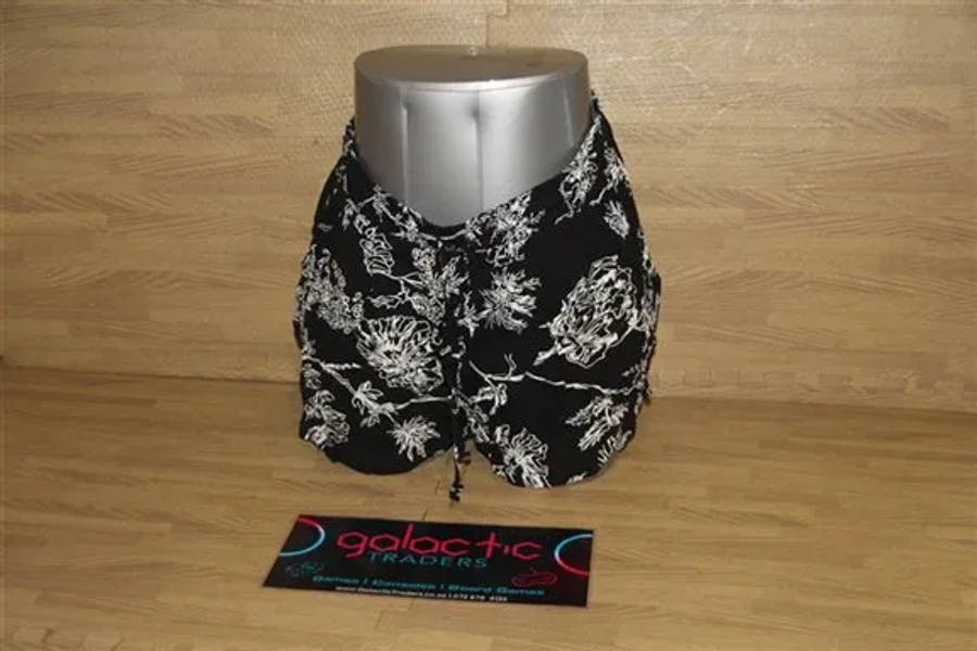 Real Basics Beach Shorts Size Small (S)