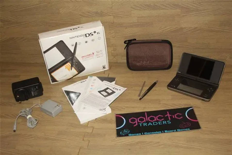 Nintendo Dsi XL Console, in original box