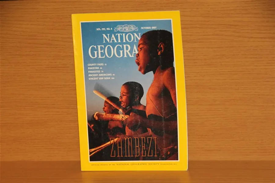National Geographic (Volume 192, Number 4) October 1997 - Zambezi Magazine