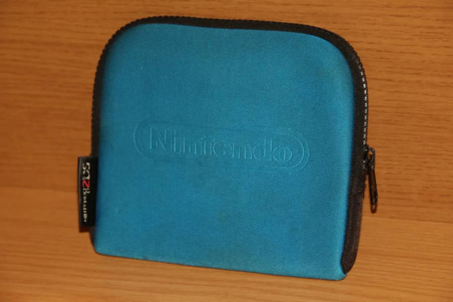 Nintendo 2DS carrying case in a vibrant teal blue colour