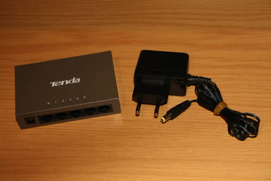 Tenda 5-port unmanaged network switch