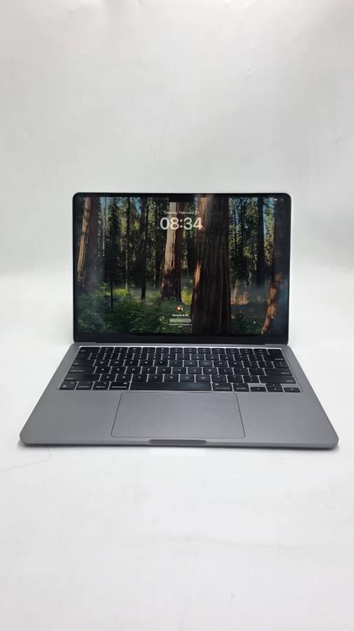 MacBook Air M2  Preloved  Excellent Condition