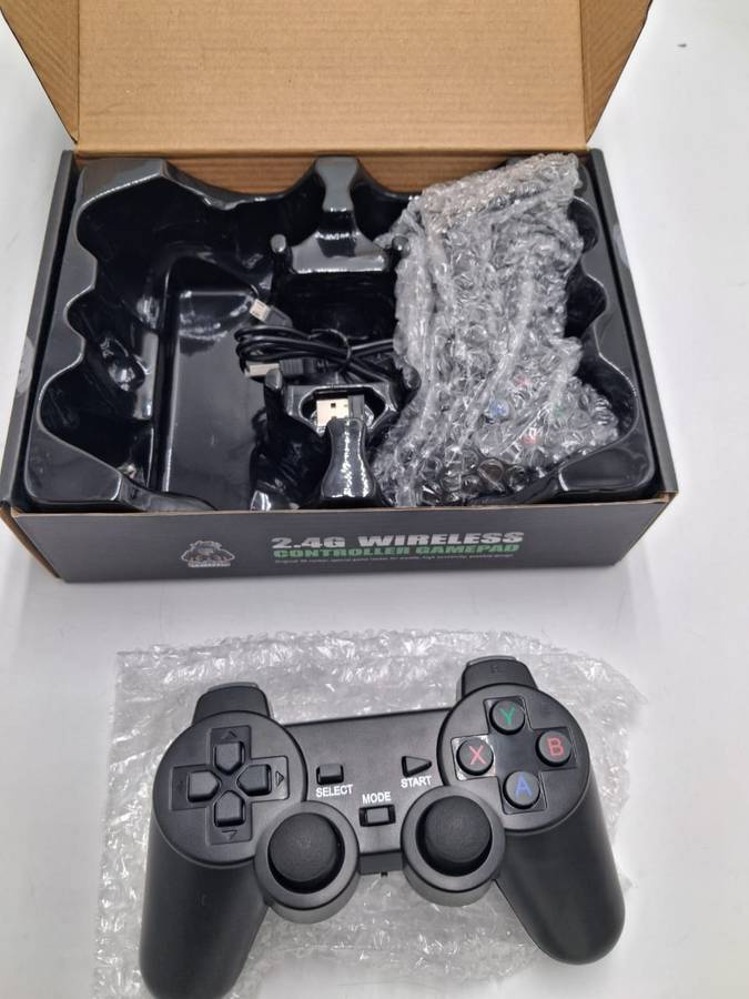  2.4G WIRELESS CONTROLLER GAMEPAD  PLUG & PLAY GAMING! 
