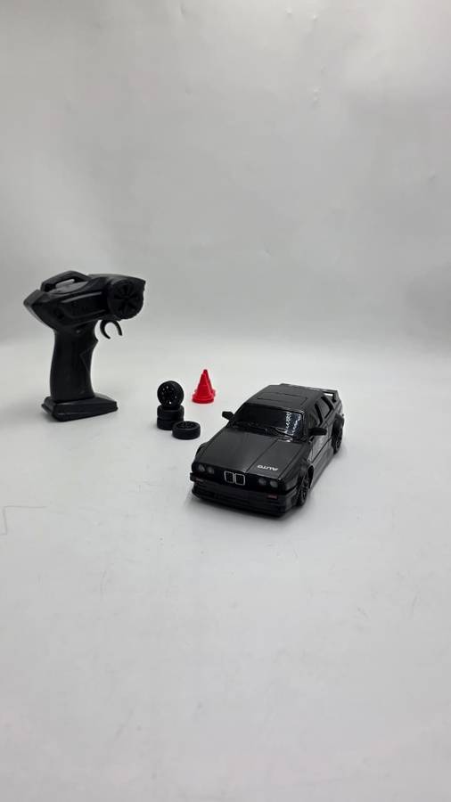  BMW E30 DRIFT & SPIN RC CAR  READY TO DRIFT! 