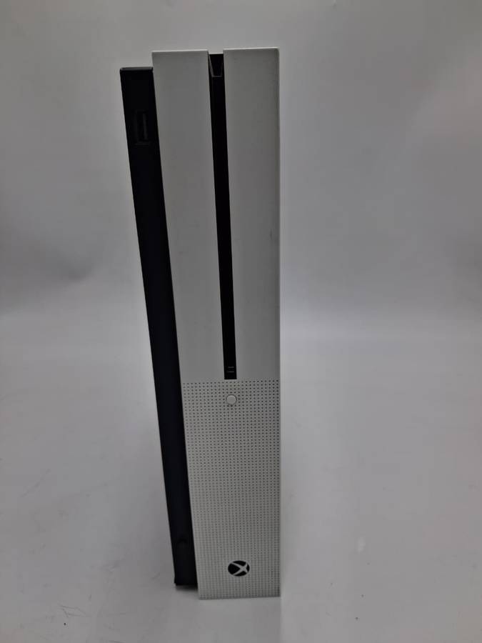  Xbox One S 500GB  Great Condition | Ready to Play 