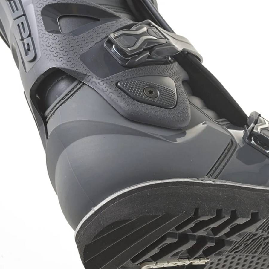 Gaerne SG22 Enduro Detail Profile