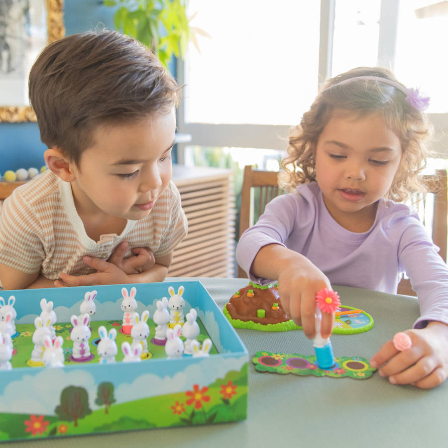 Educational Insights - Pop Pop Bunny Hop - Colour Matching Memory Game