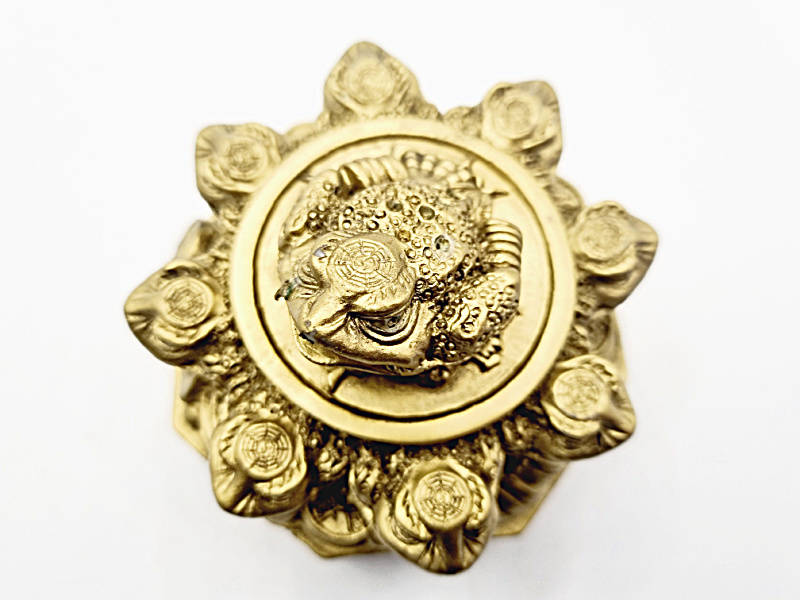 Gold Money Frog With 8 Small Frogs