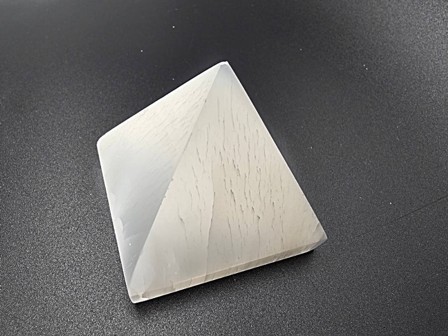 Selenite Pyramid (5cm)