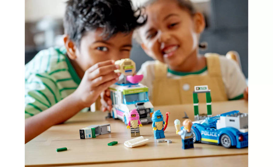 LEGO City Ice-Cream Truck Police Chase