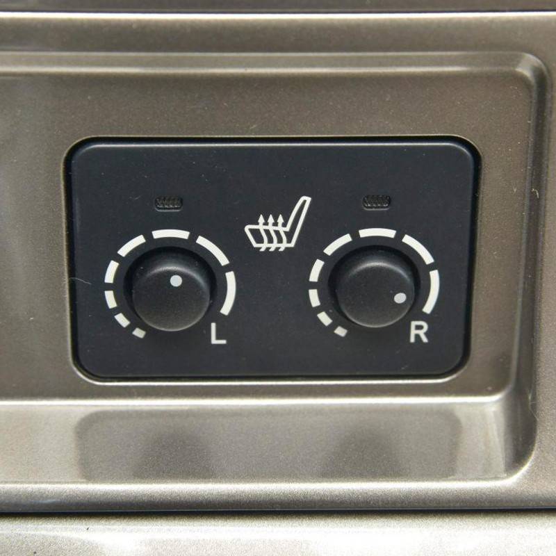 1x Front Seat Heating Switch Control Button Fit for Toyota Highlander 2008-2013