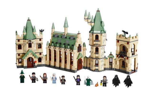 LEGO Harry Potter Hogwart's Castle 4842 (Discontinued by manufacturer) - In original box  USED
