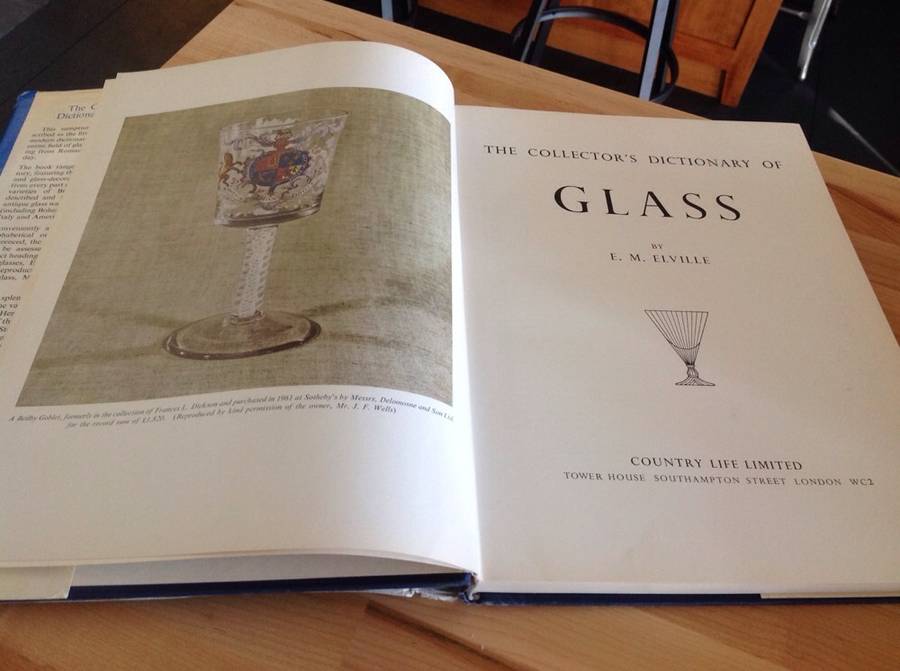 The Collector`s Dictionary of Glass