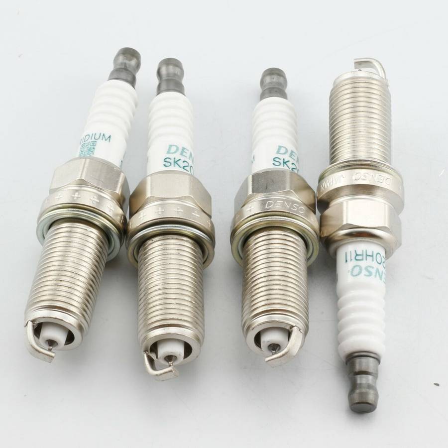 4Pcs New DENSO 90919-01191 SK20HR11 For Toyota / Lexus V8 Spark Plugs