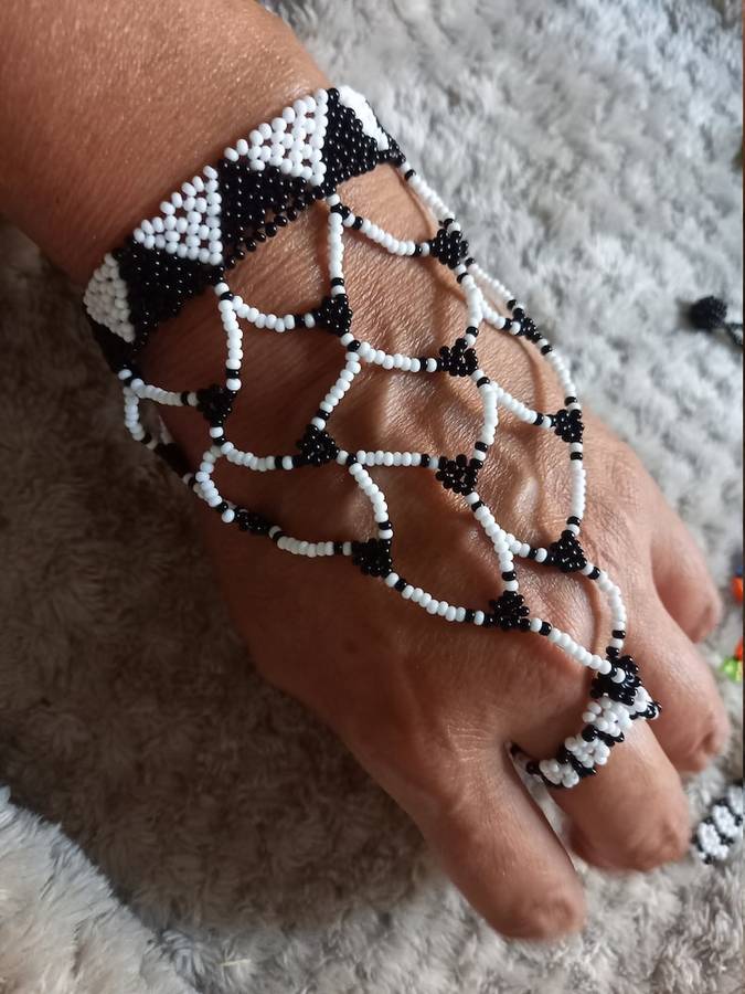 Zulu Glove Handpiece Black and White Glass Beaded Bracelet with Ring Handmade in KZN