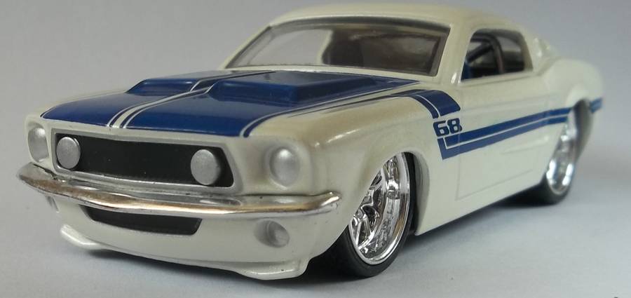 Hot Wheels 1/43 LARGER Scale '68 Ford Mustang RUBBER TYRES  Detail Interior Hotwheels MATCHBOX