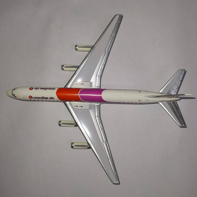1:400 Scale, Hawaiian Air DC-8 McDonnel Douglas, Diecast Display Model.