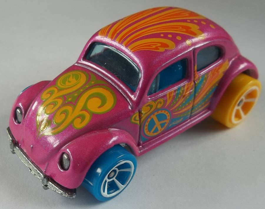 Hot Wheels TREASURE HUNT VW Beetle Volkswagen METAL BASE like Matchbox