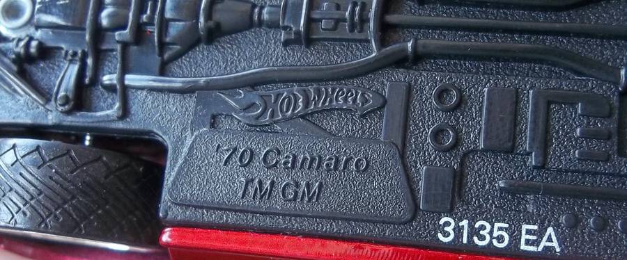 Hot Wheels 1/43 LARGER 1970 Chevrolet Camaro RUBBER TYRES  Detailed Interior Hotwheels MATCHBOX