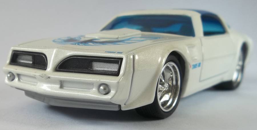 Hot Wheels 1/43 LARGER 1978 Pontiac Trans Am RUBBER TYRES  Detailed Interior Hotwheels MATCHBOX